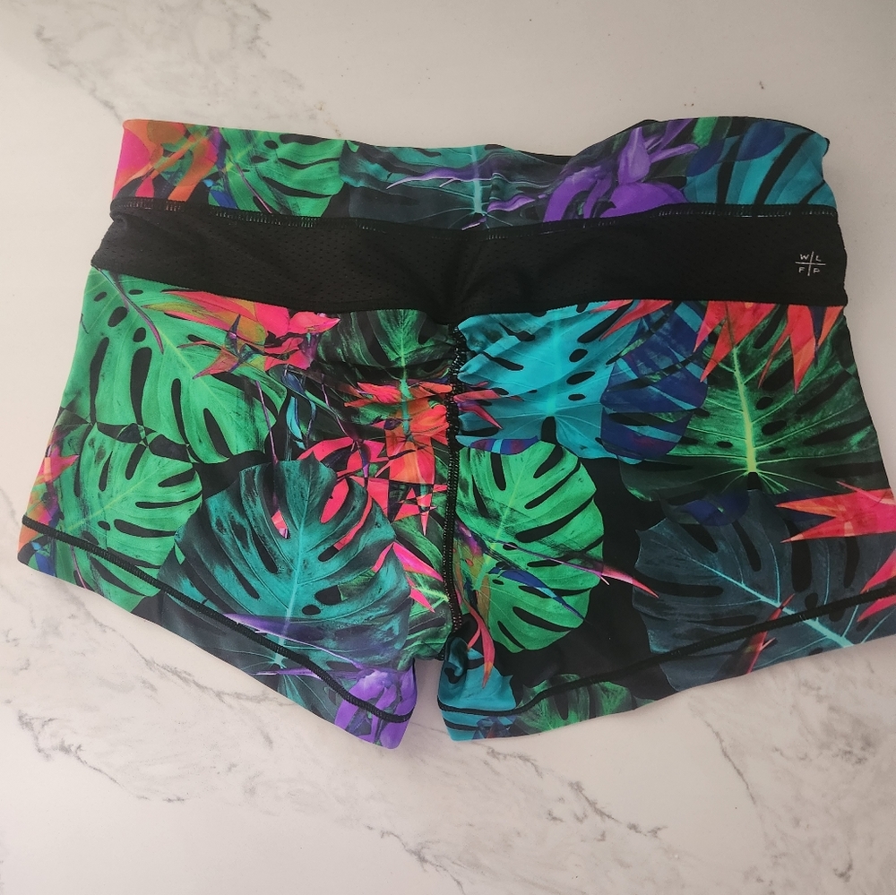 With Love from Paradise Tropical Floral Large Shorts - Picture 2 of 10